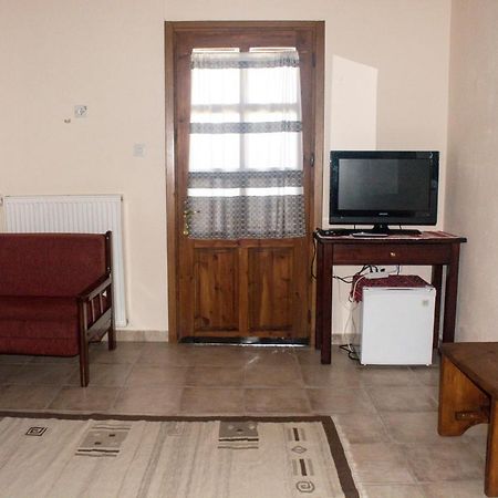 Varnous Hotel Agios Germanos Bagian luar foto