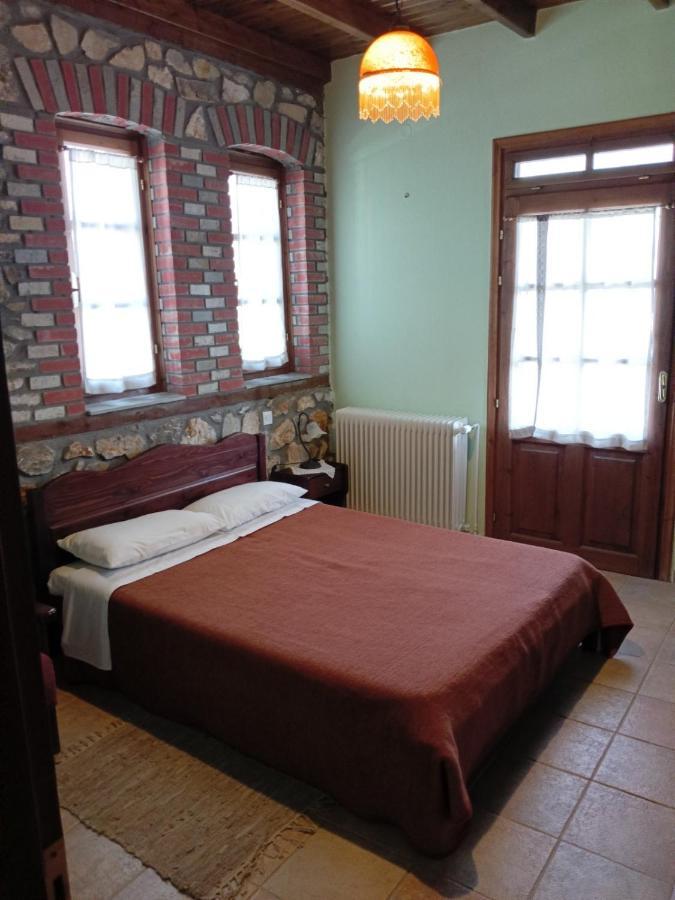 Varnous Hotel Agios Germanos Bagian luar foto