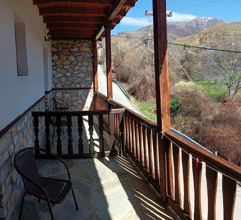 Varnous Hotel Agios Germanos Bagian luar foto