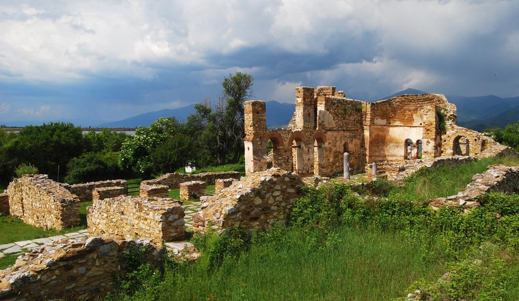 Varnous Hotel Agios Germanos Bagian luar foto