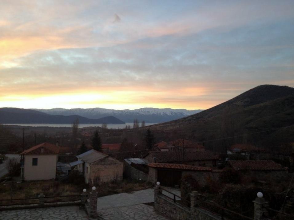 Varnous Hotel Agios Germanos Bagian luar foto